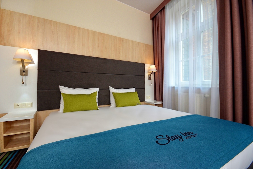 DELUXE, QUEEN BED