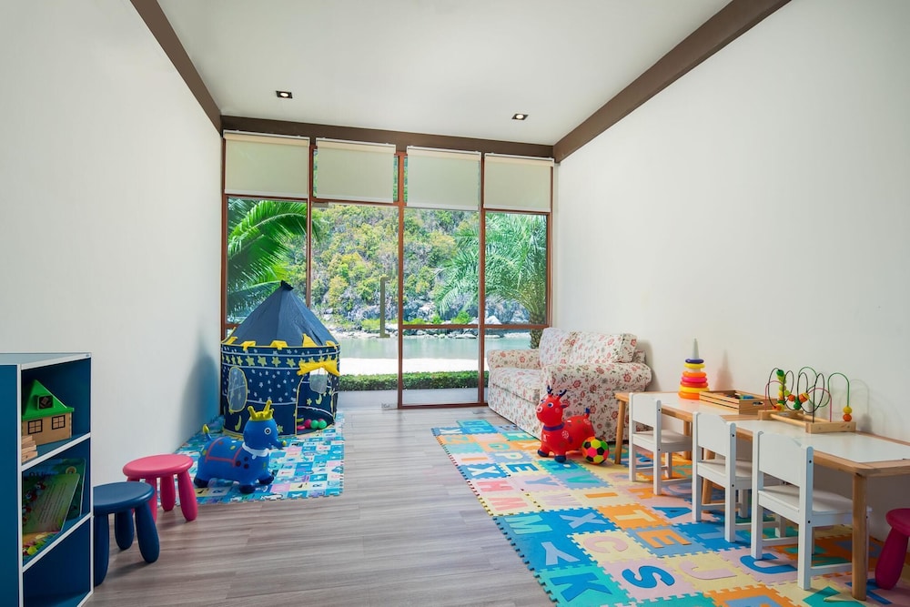 La Isla Pranburi Beach Resort 35/50