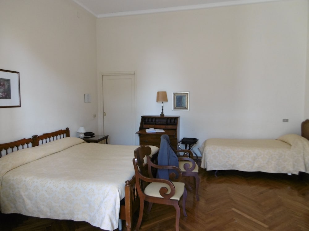 VILLA MARIA HOTEL 14/70