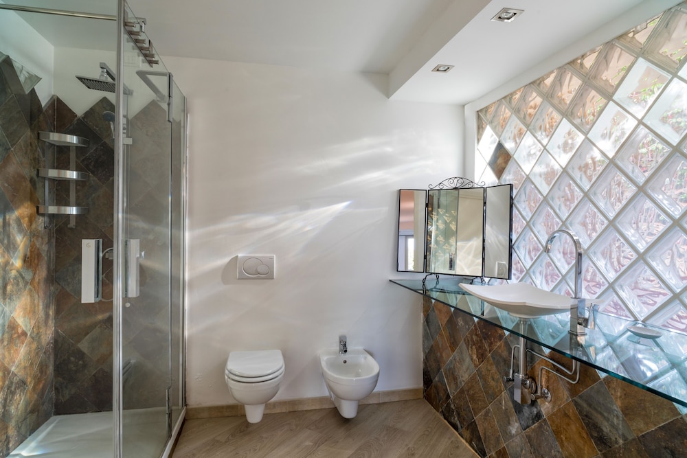 Medea Residence 35/38