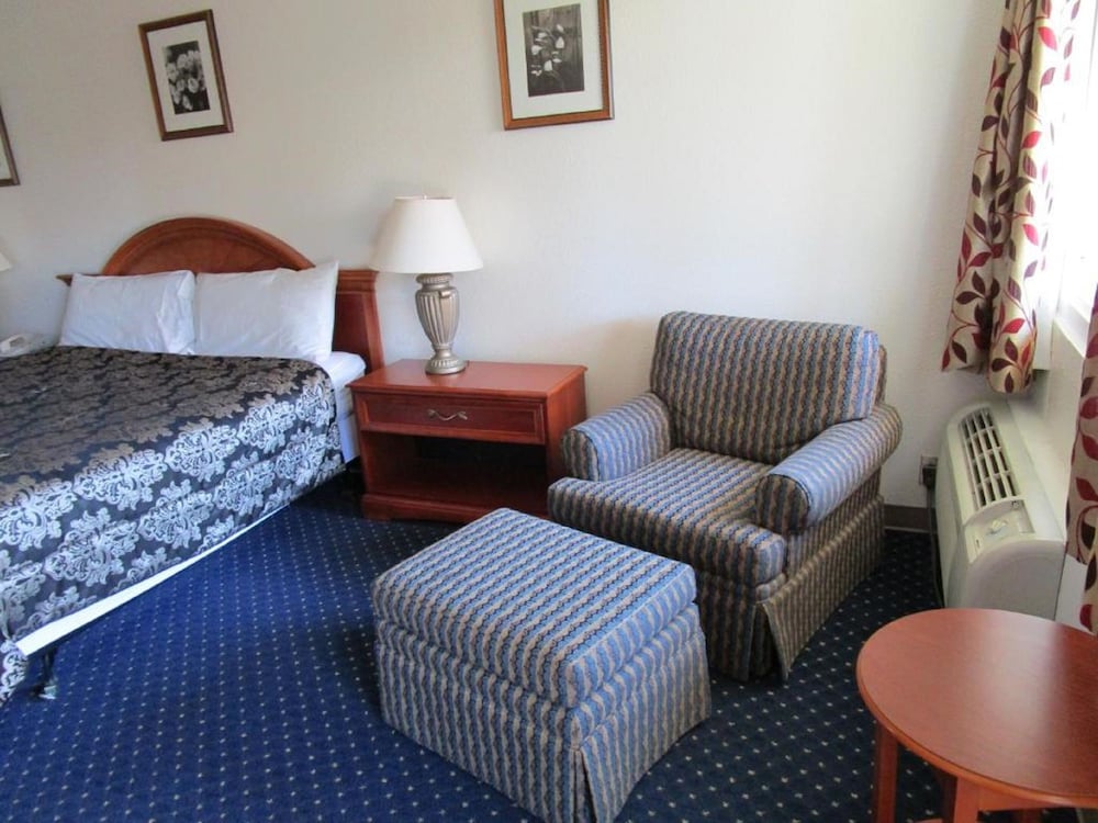 Northwoods Motel 24/39