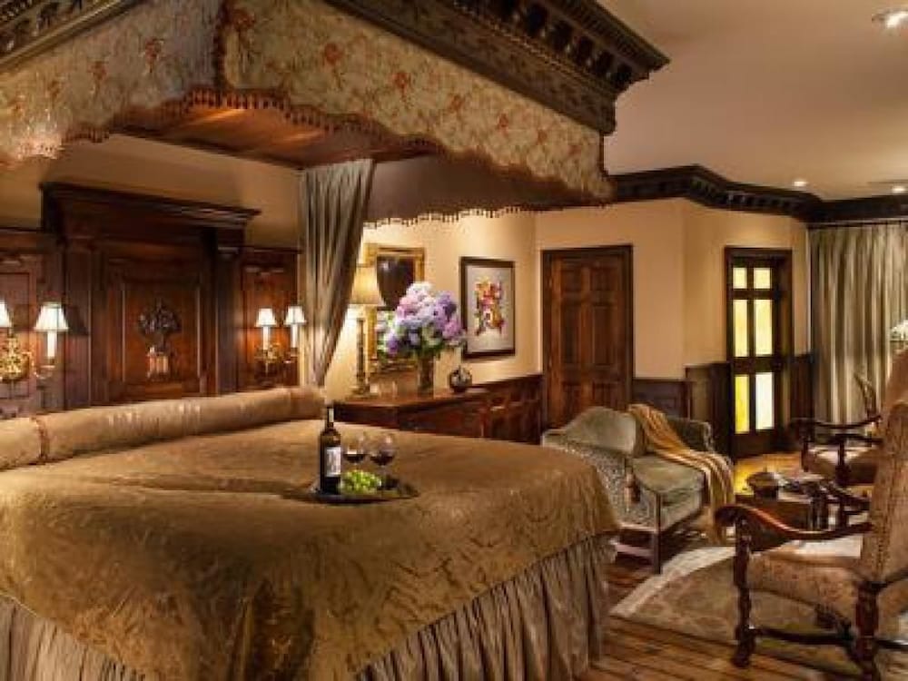 Hydrangea House Inn 21/22