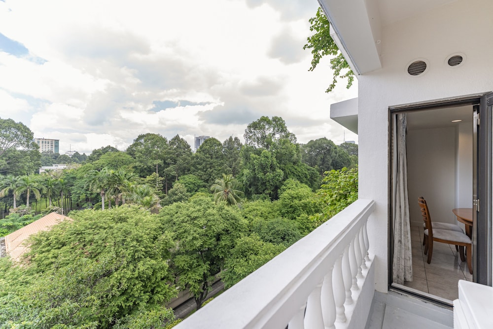 Garden View Court Serviced Apartments 5/50