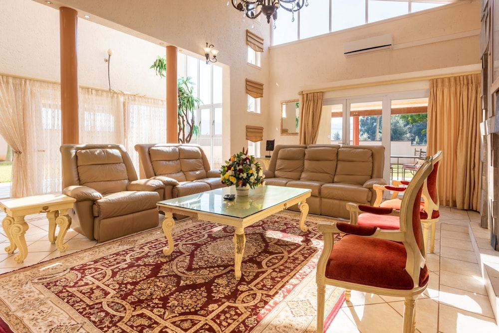 The Royal Villas Swaziland 12/36