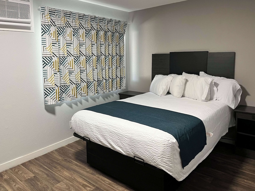 Motel6 Las Vegas, NV - Downtown Fremont St 9/31