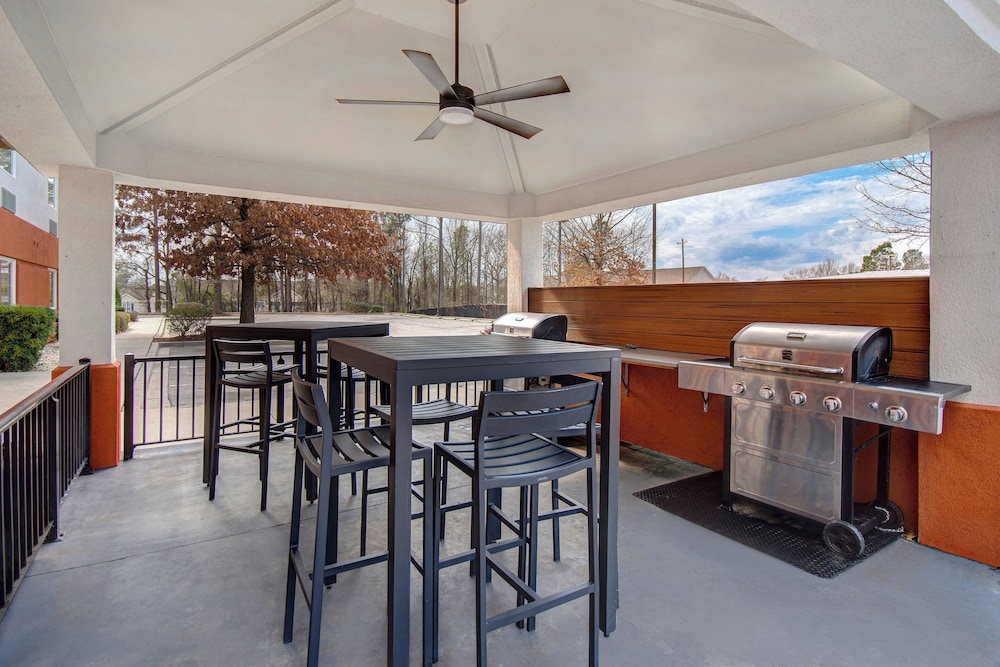 CANDLEWOOD SUITES COLUMBIA-FT. JACKSON 46/62