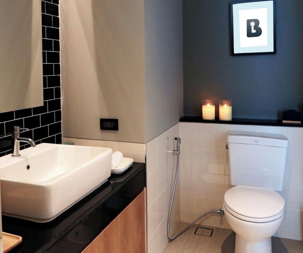 B Stay Hotel 40/40