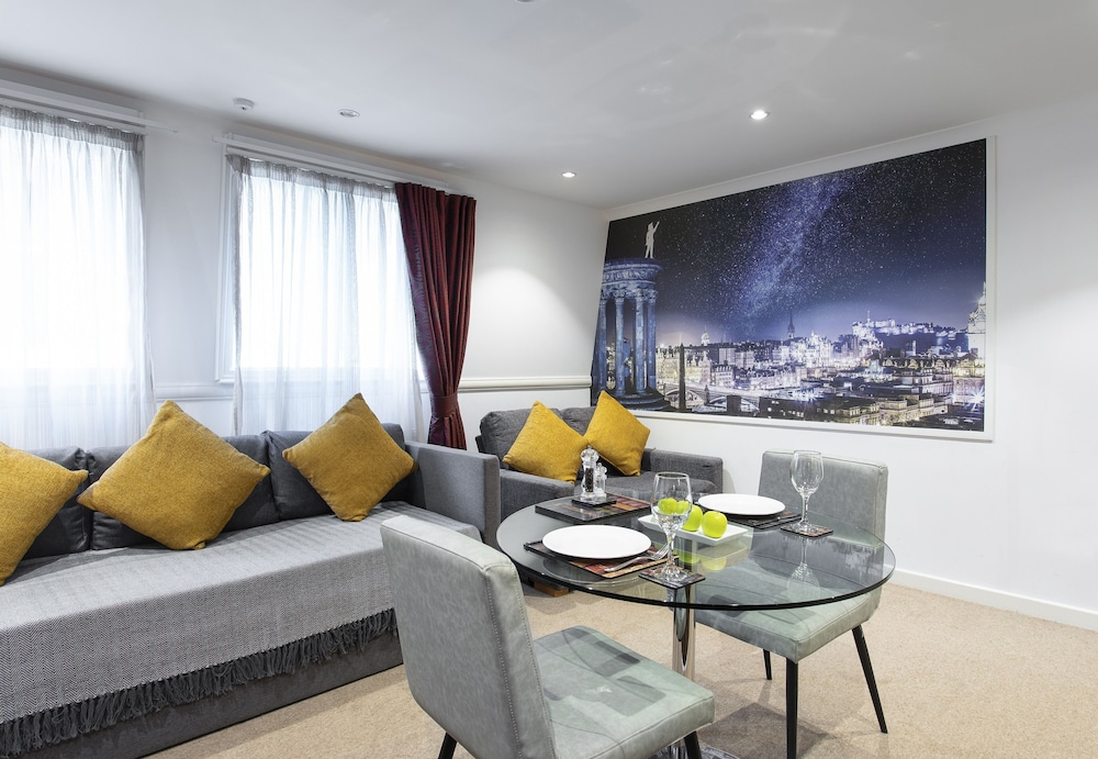 Stewart by Heeton Concept Aparthotel Edinburgh 44/60