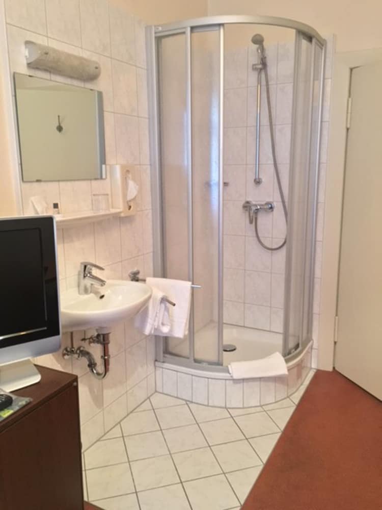 Hotel Benn 46/46