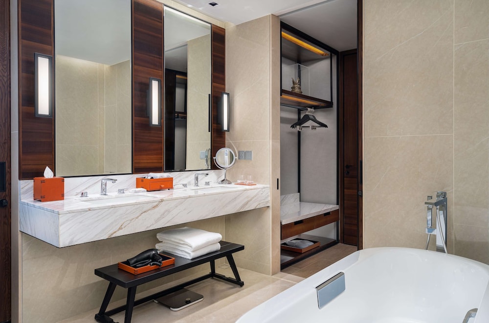 Hyatt Regency Phnom Penh 59/72