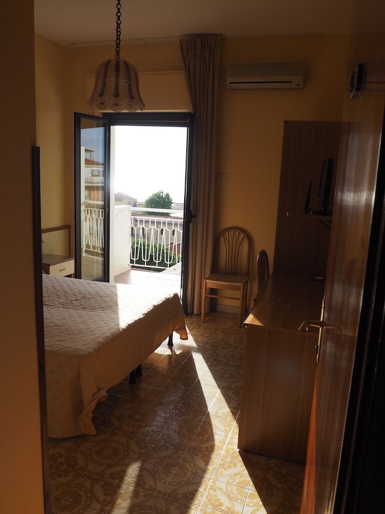 Hotel Virgilio 42/64