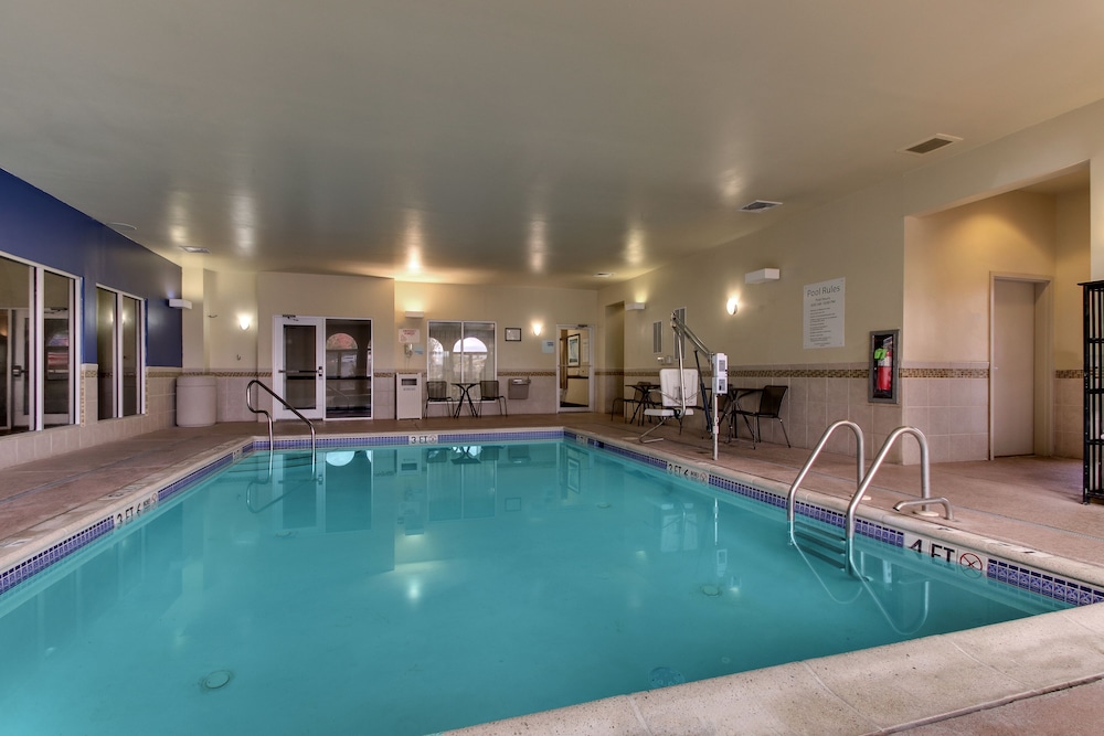 Holiday Inn Express And Suites Allentown West Ex Bw Plus Allentown Inn Suites 3/52