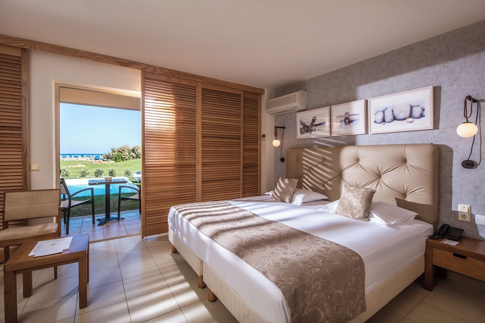 ROOM, DOUBLE BED, PRIVATE POOL