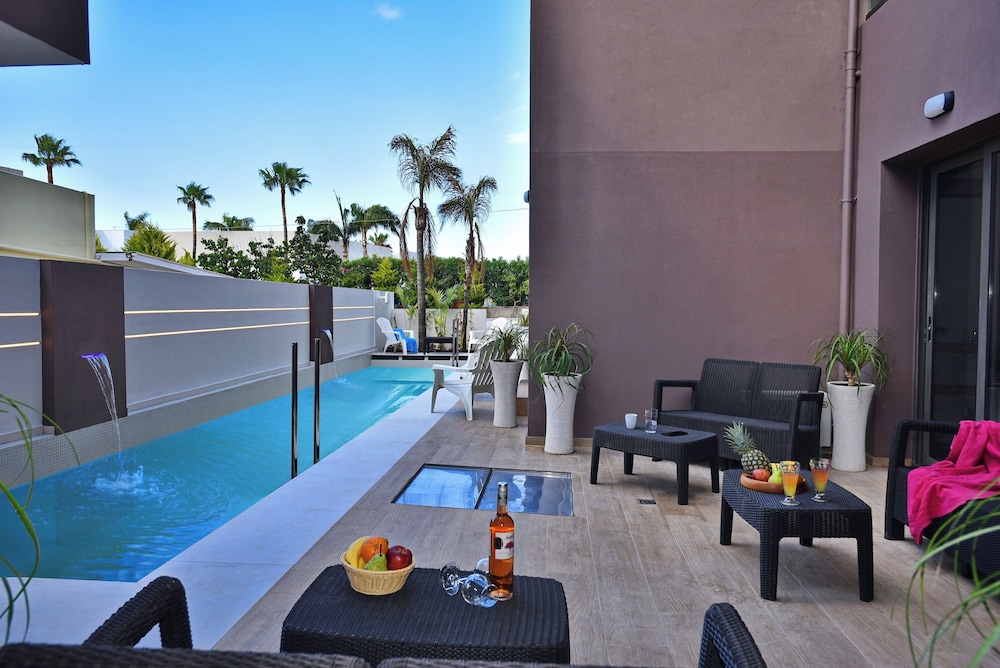 Dionisos Hotel 32/46
