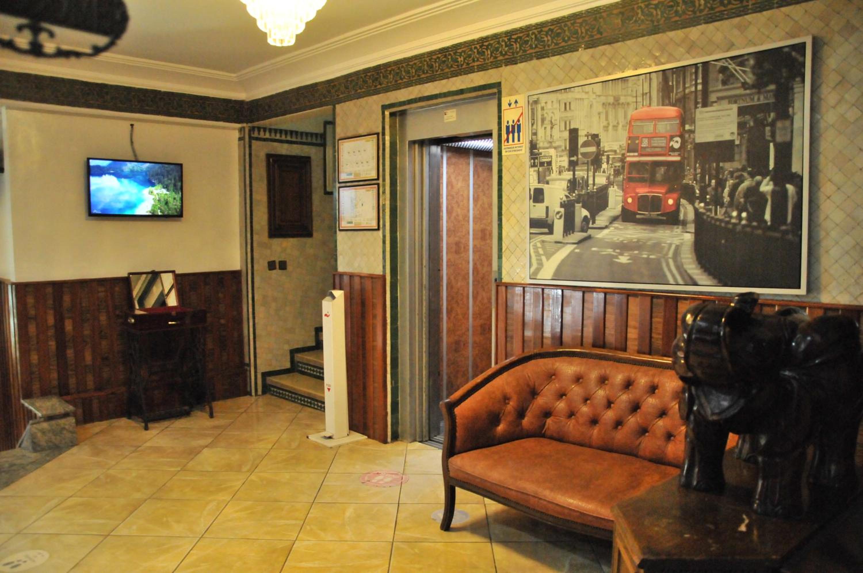 Hotel East West 31/50