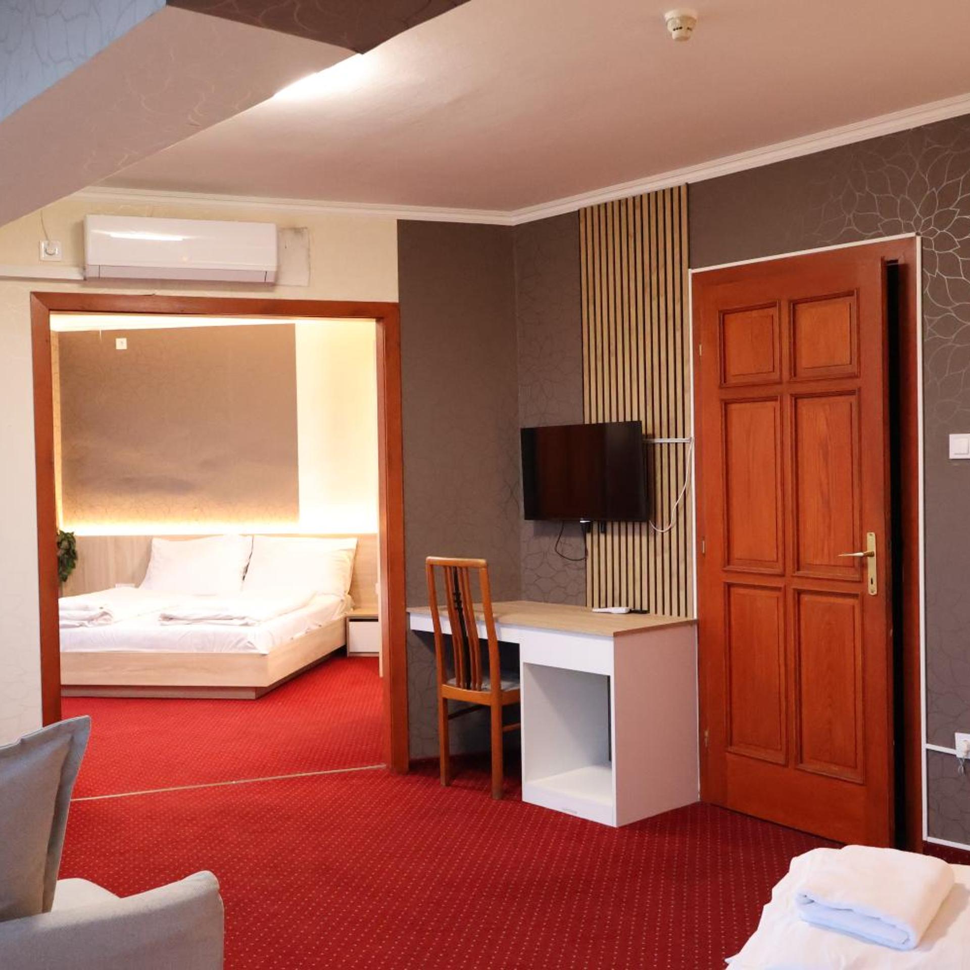Hotel Amadeus 45/53