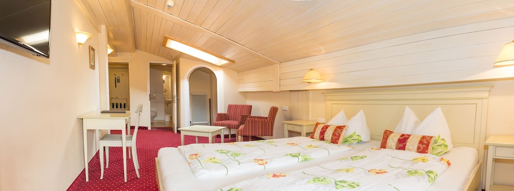 Hotel Schneeberger 44/75