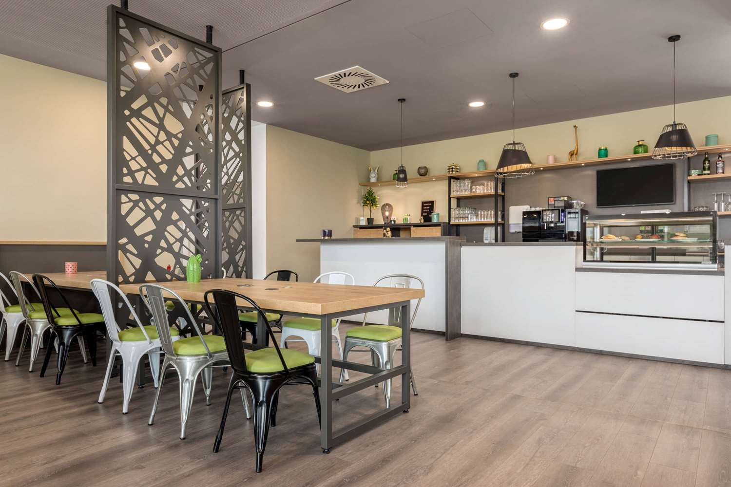Super 8 By Wyndham Oberhausen 26/36
