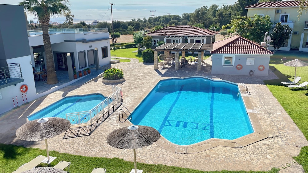 Zeus Hotel Ireon 38/42