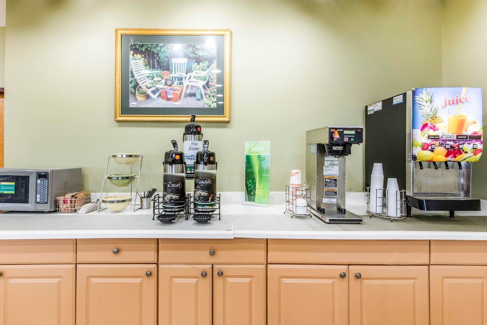 Quality Inn and Suites Pearl-Jackson 30/36
