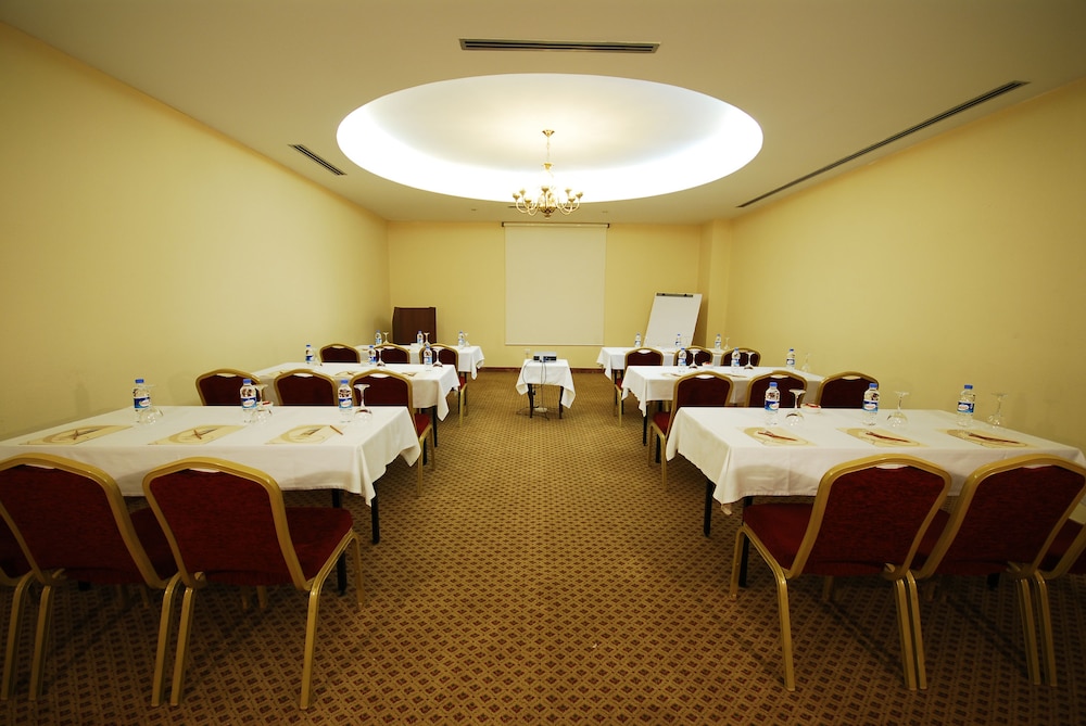 Taksim Metropark Hotel 49/50