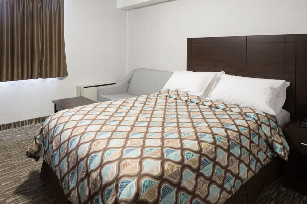 Deluxe Inn 39/70