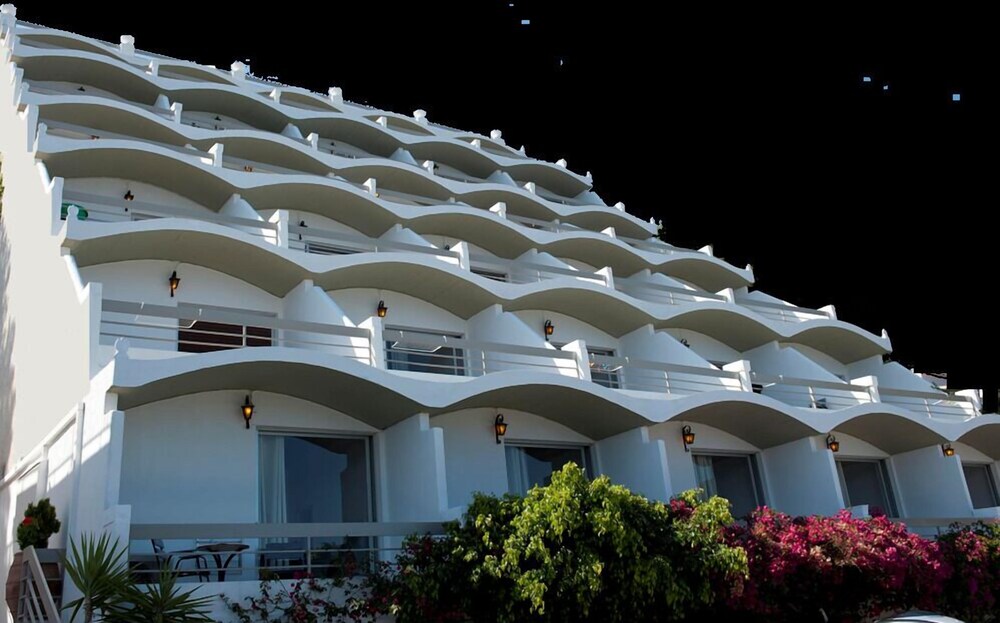 Panorama Apartments 2/50