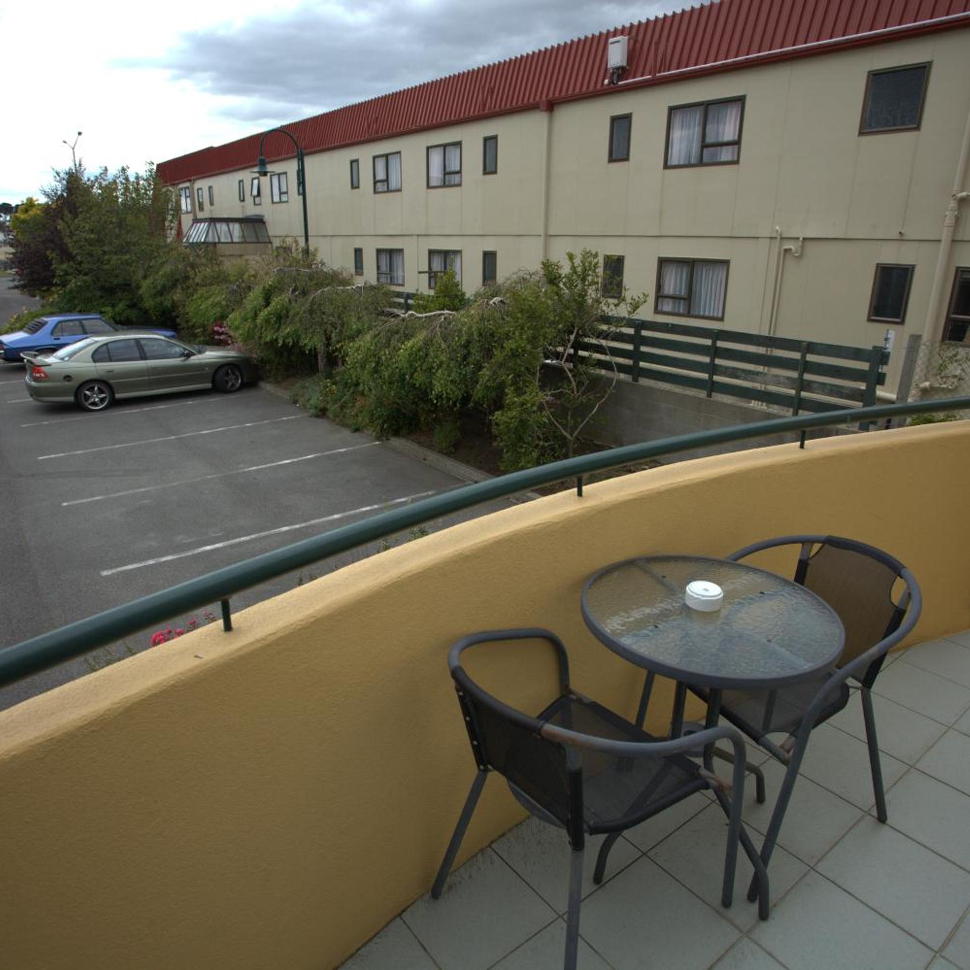 Birchwood Manor Motel 20/50