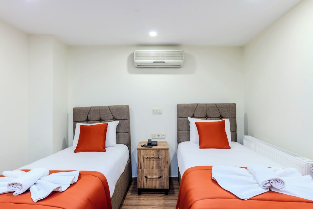 Hotel Silviya 12/50