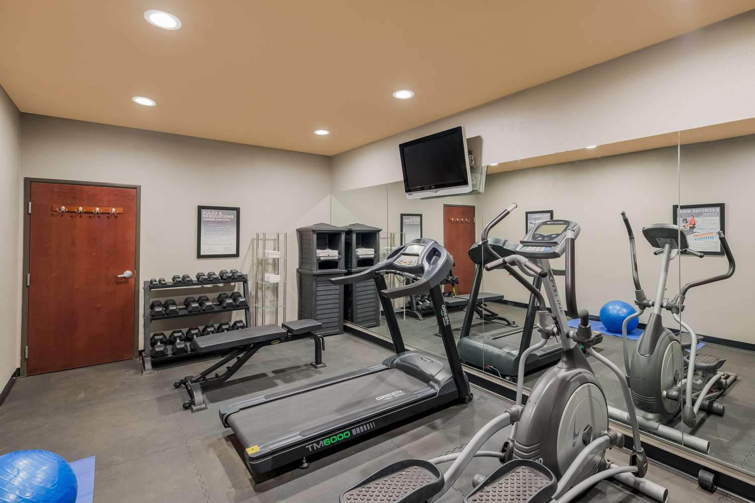 Best Western South Plains Inn & Suites 17/31