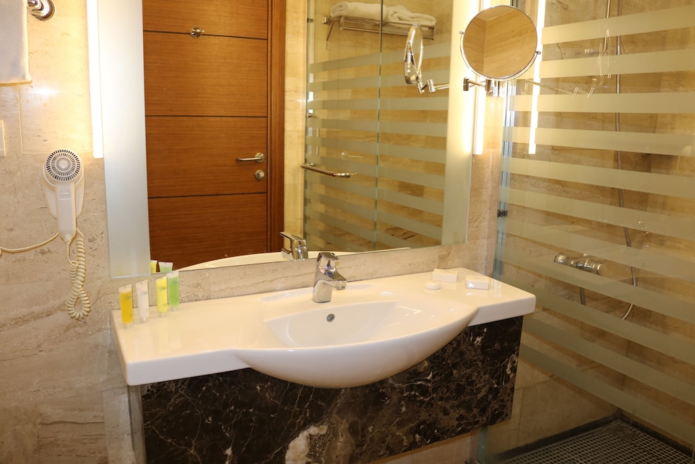 Olive Tree Hotel 44/50