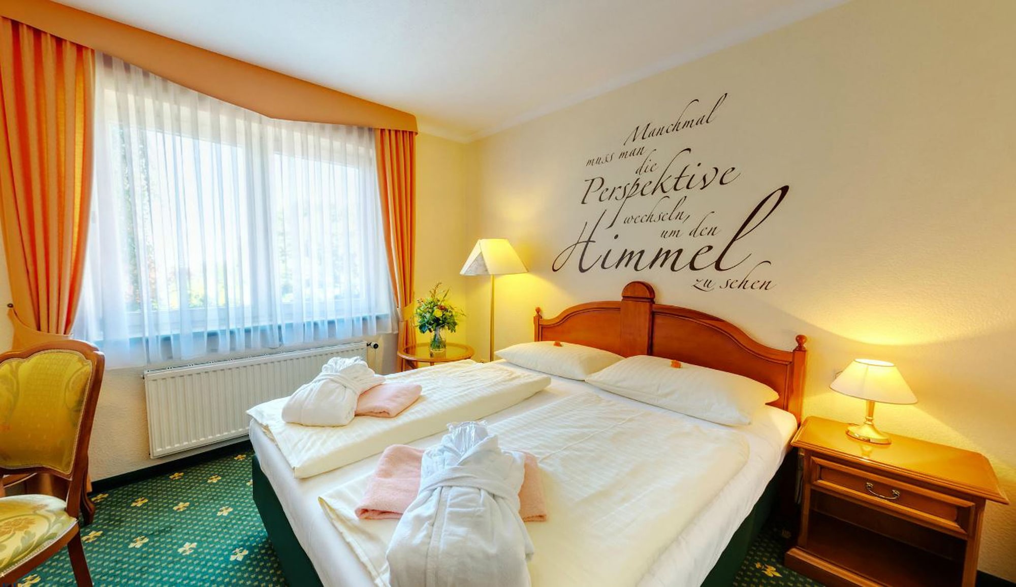 Classic, Double Bed, Street Side View