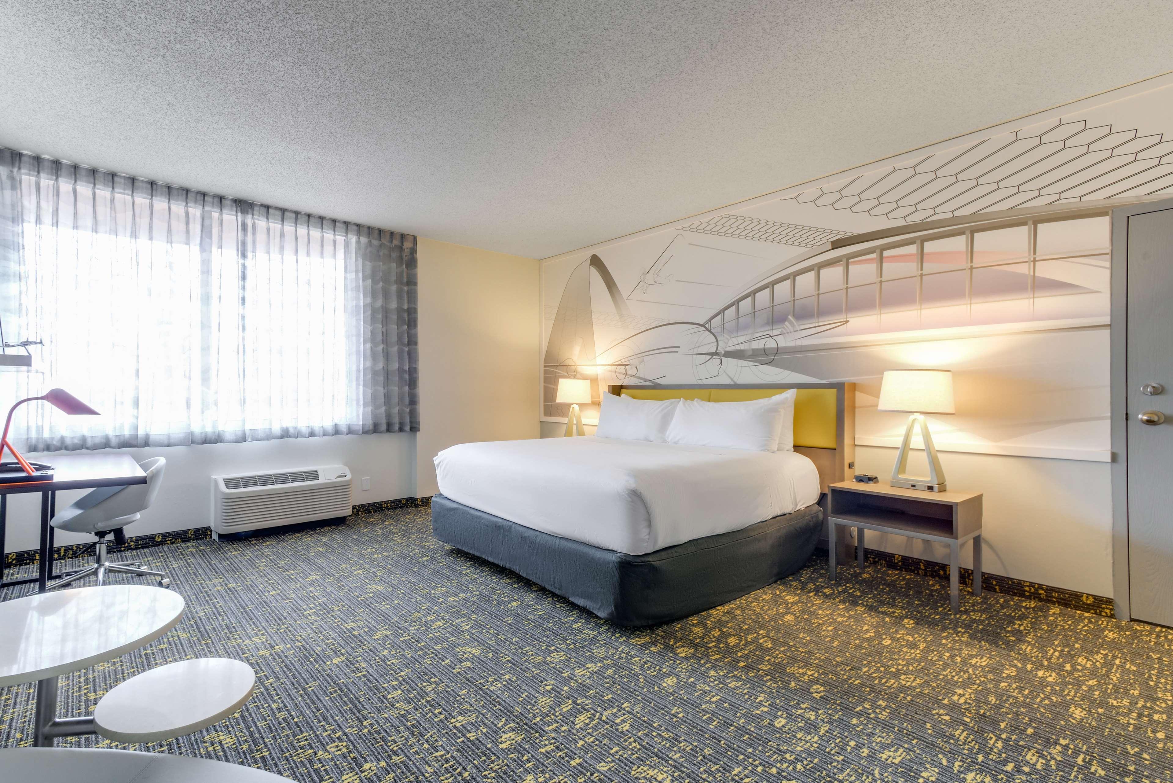 St. Louis Airport Hotel 17/44