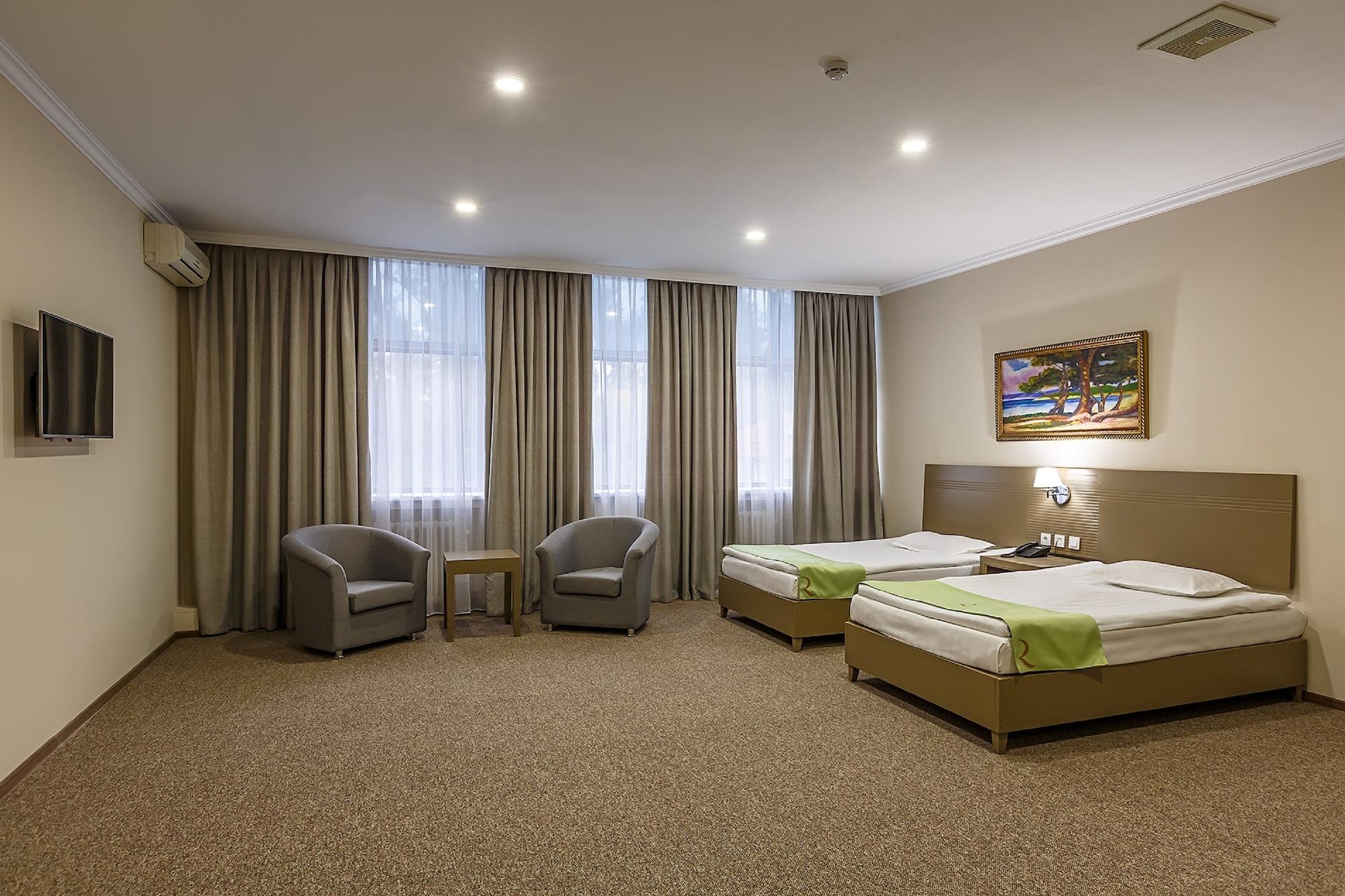 Renion Hotel Almaty 27/80
