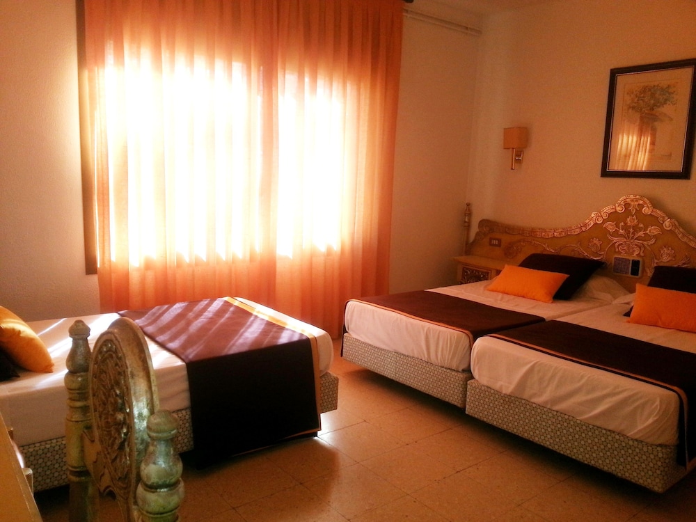 HOSTAL DEL SOL 14/28