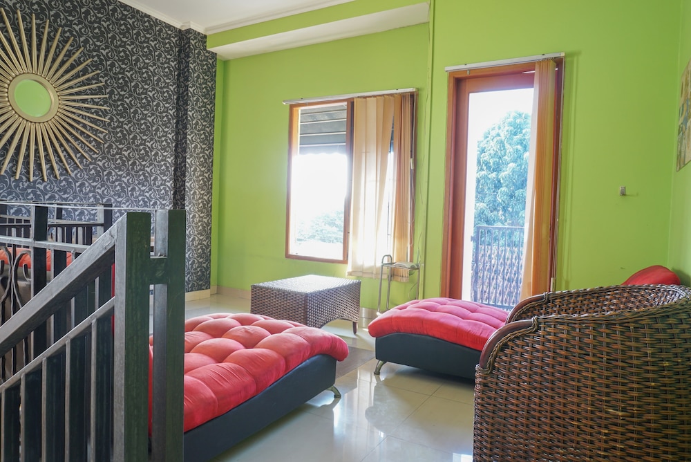 Residences By RedDoorz near Kemang Square 19/33