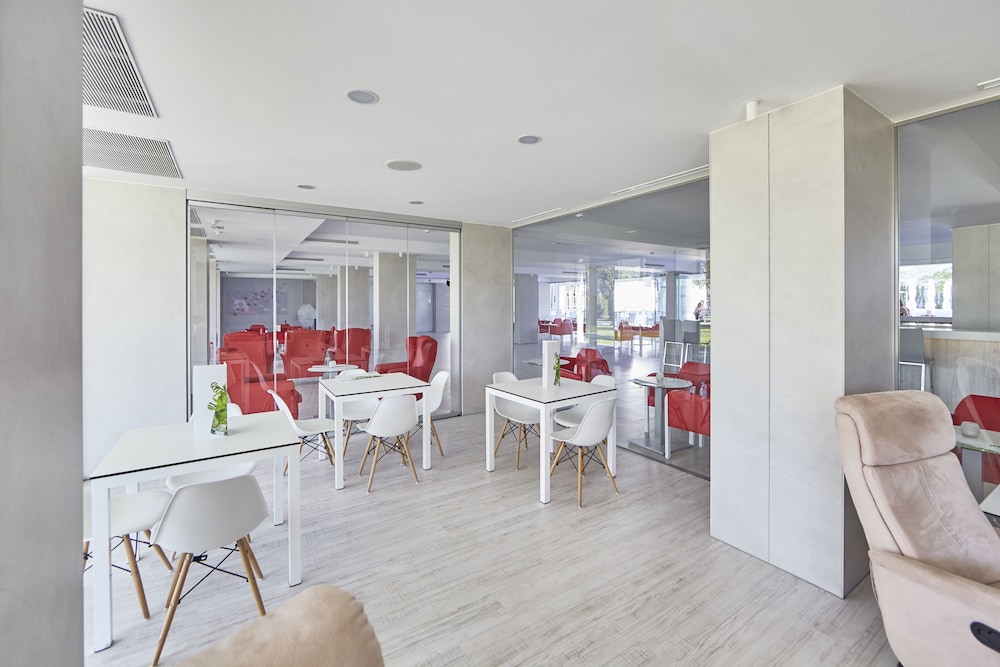 Hotel Astoria Playa - Adults Only 82/103
