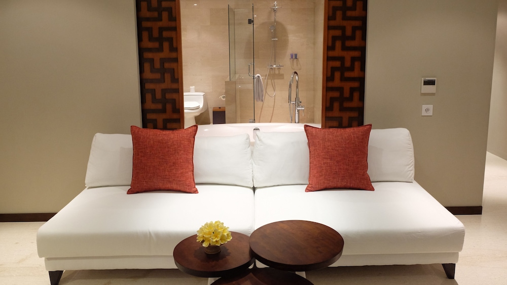 The Bandha Hotel & Suites 60/107
