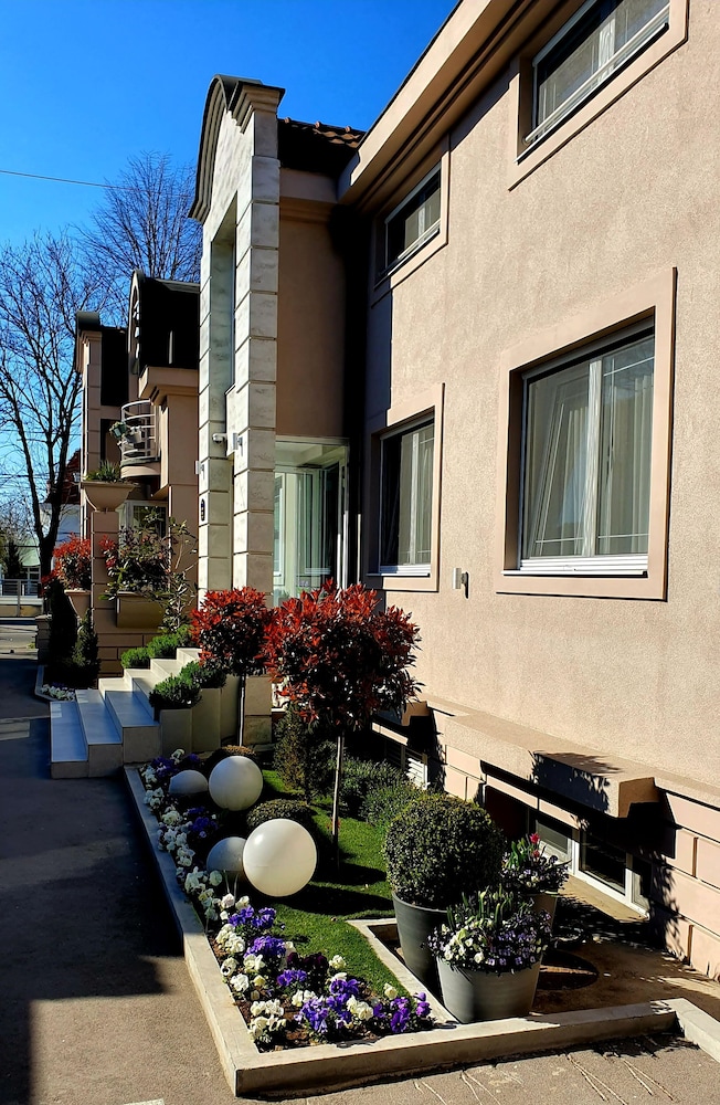 Garni Hotel D10 58/66