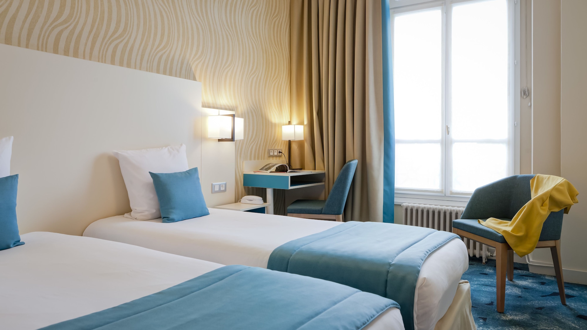 ROOM, TRIPLE