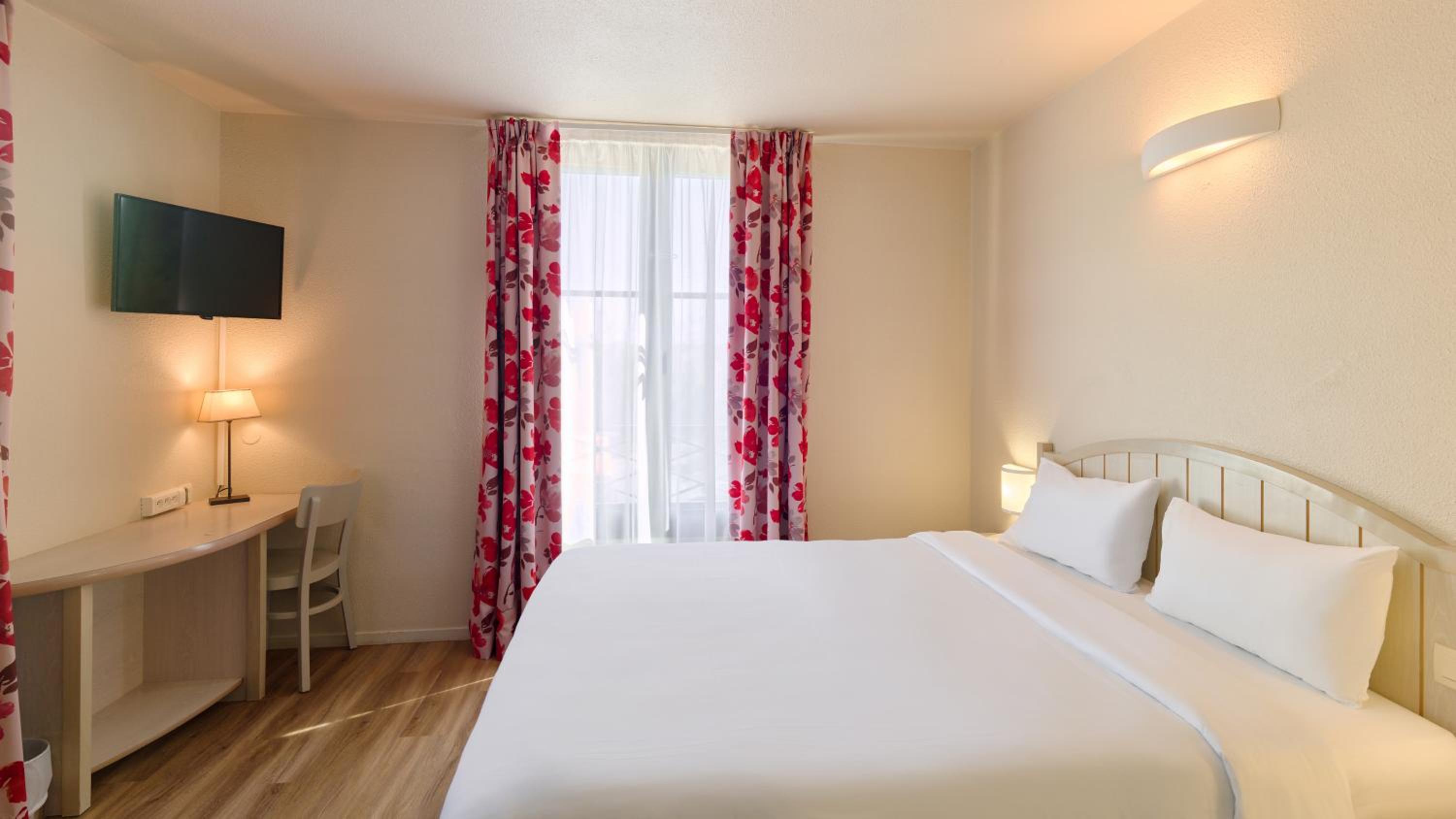 Room, Queen Bed