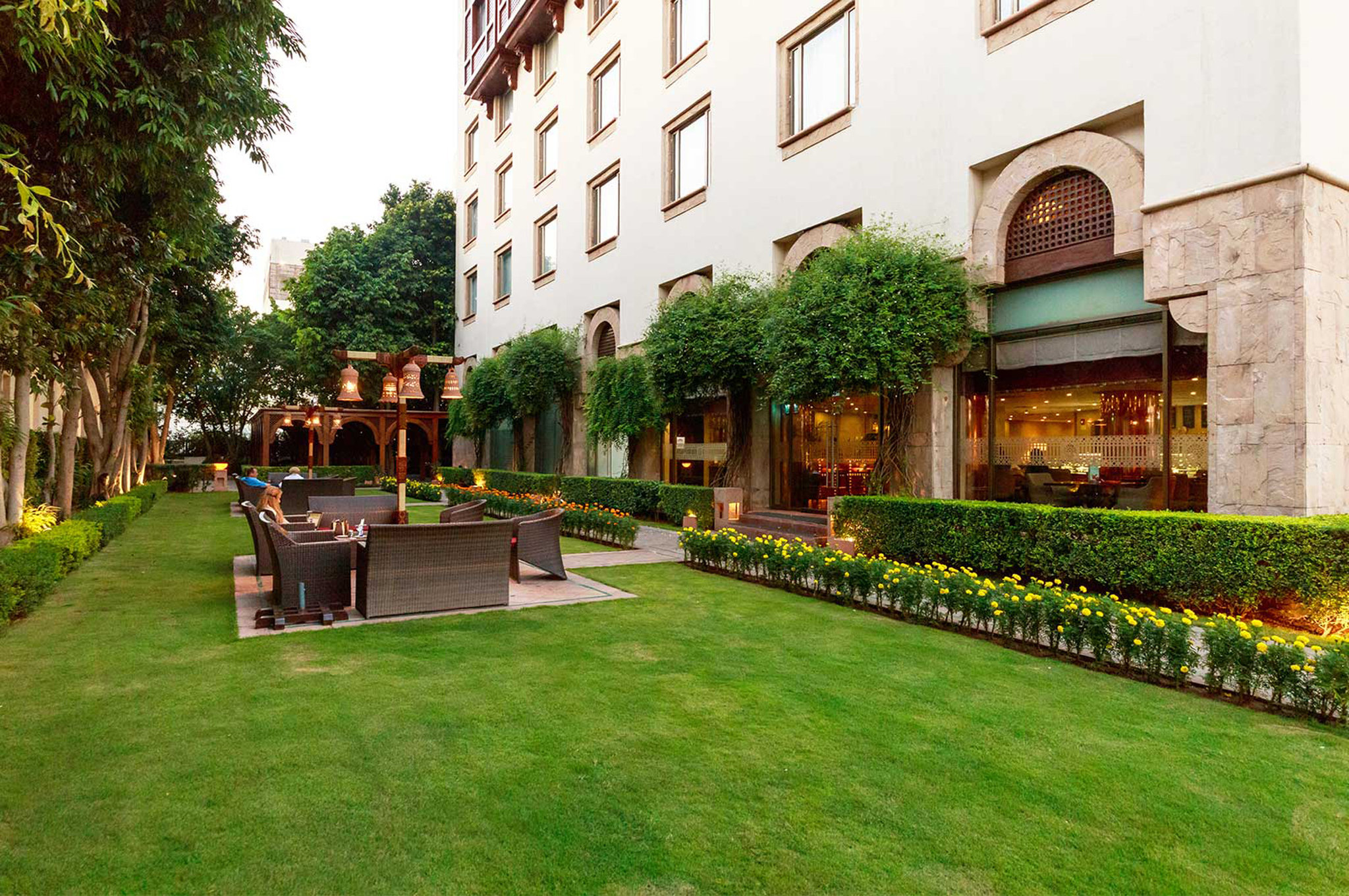 ISLAMABAD SERENA HOTEL 46/48