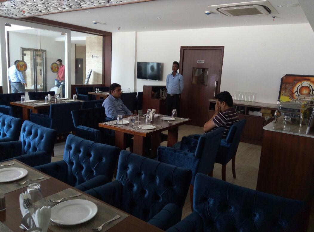 Hotel Mandarin Square 15/17
