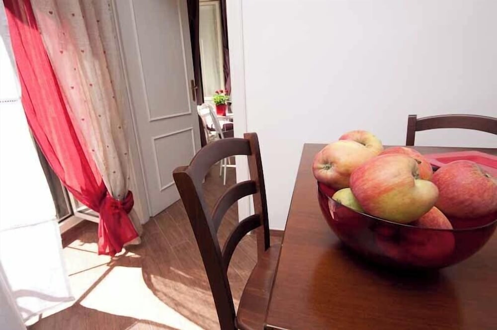 Comfortable Apartment Near the Vatican Free Wifi 13/16