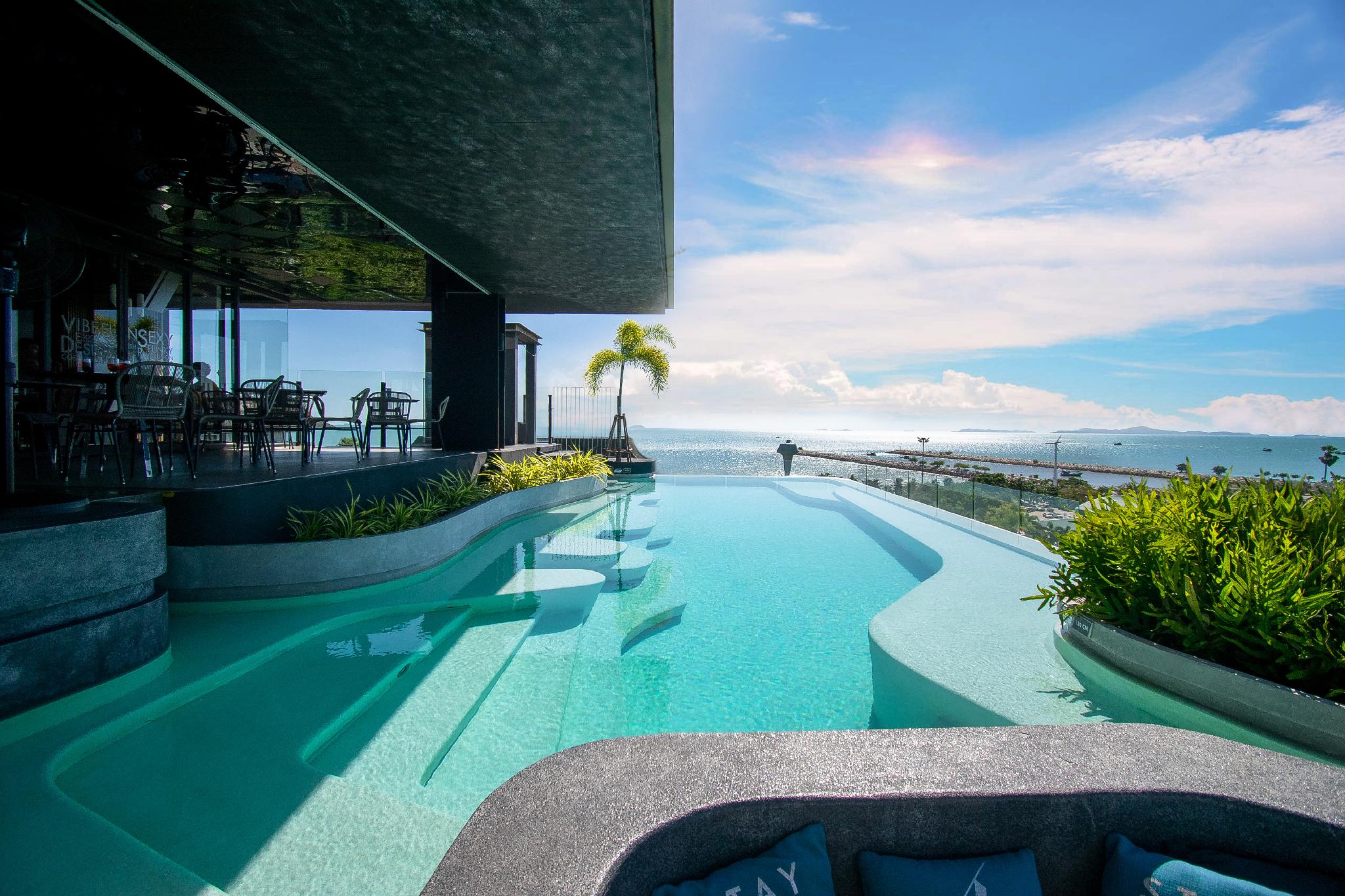 One Bedroom Corner Suite Seaview