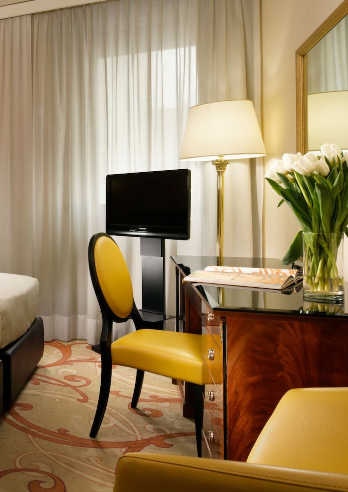 Unahotels Scandinavia Milan 58/65