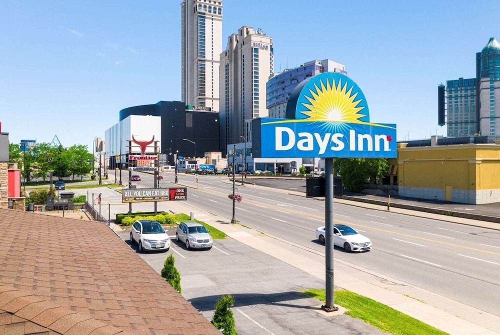 Days Inn by Wyndham Fallsview 9/41
