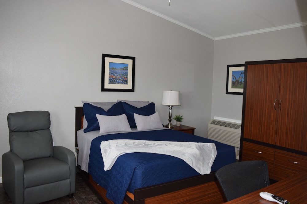 Freeport Extended Stay Studios 13/50