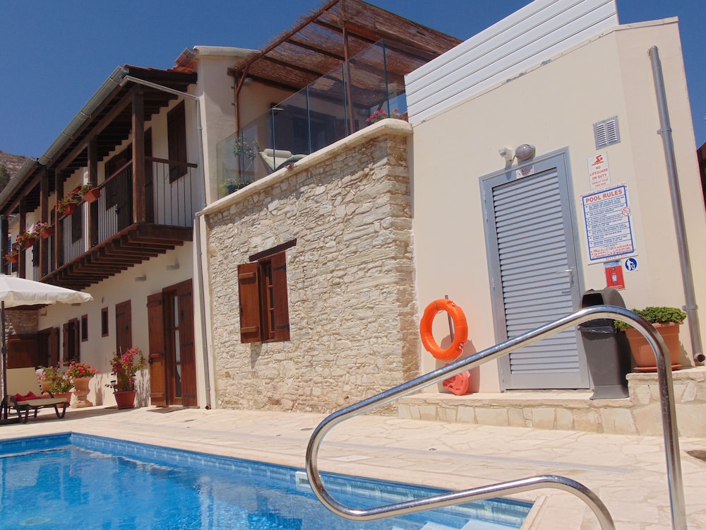 Charalambos Holiday Cottage 20/50
