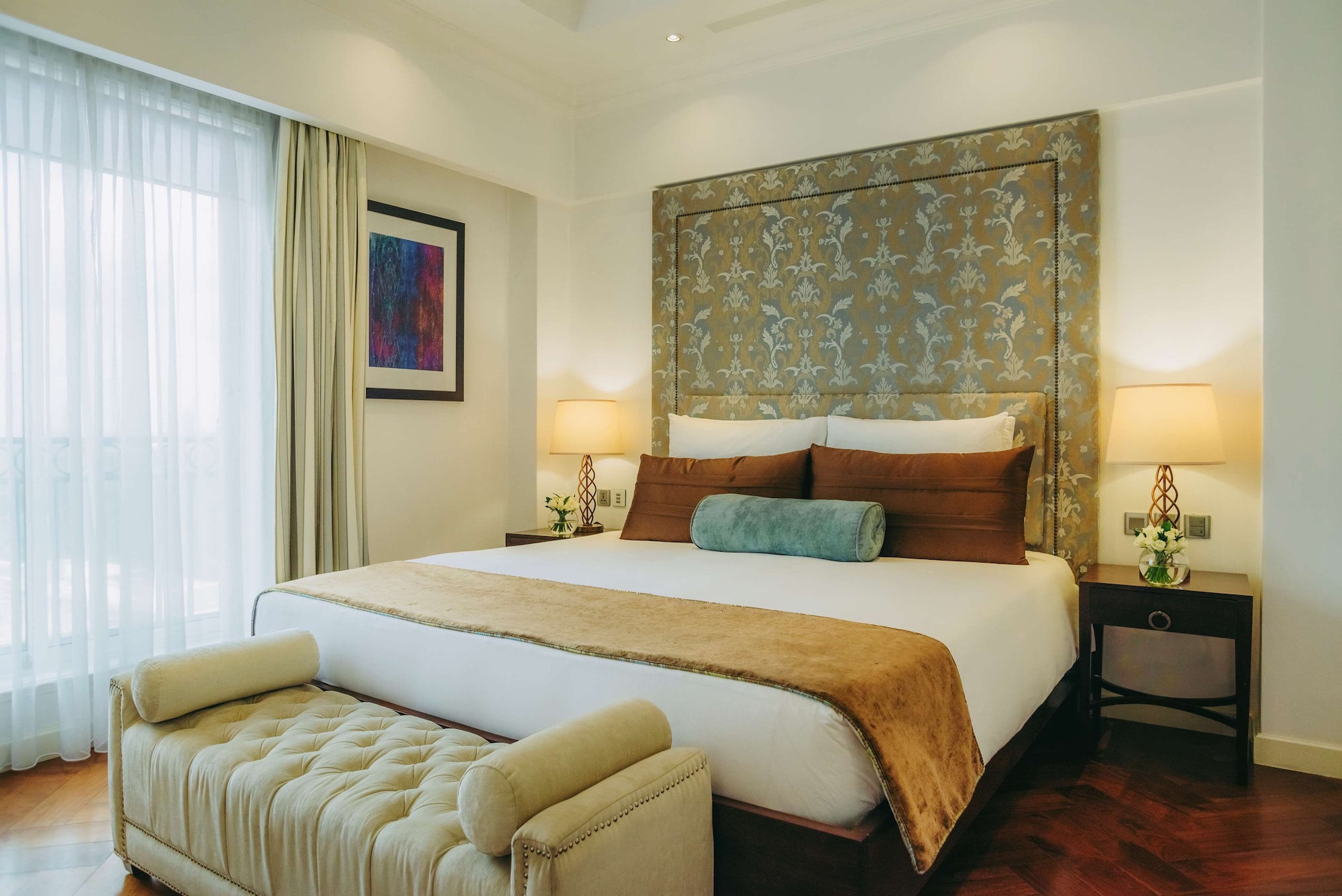 DELUXE, KING BED, CITY VIEW